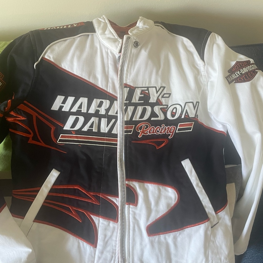 Ladies Screaming Eagles Harley Davidson jacket size small
